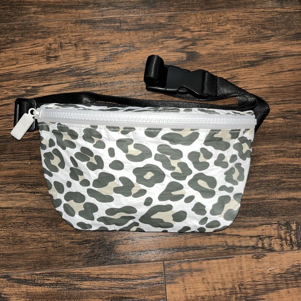 aloha collection mini hip pack snow leopard ghost Good Used Condition Fanny Pack
